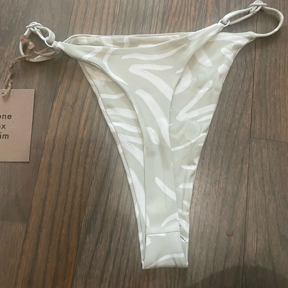 NWT Stone Fox Swim Isle‎ Bottom in Aloe Lines Size XL - Picture 5 of 5